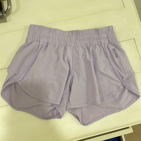 Lululemon tracker shorts - lavender dusk 6 - Picture 3 of 4